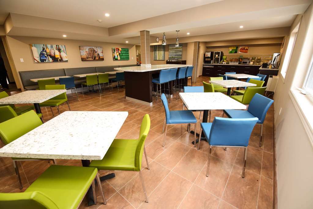 Quality Inn & Suites Bathurst Restoran fotoğraf