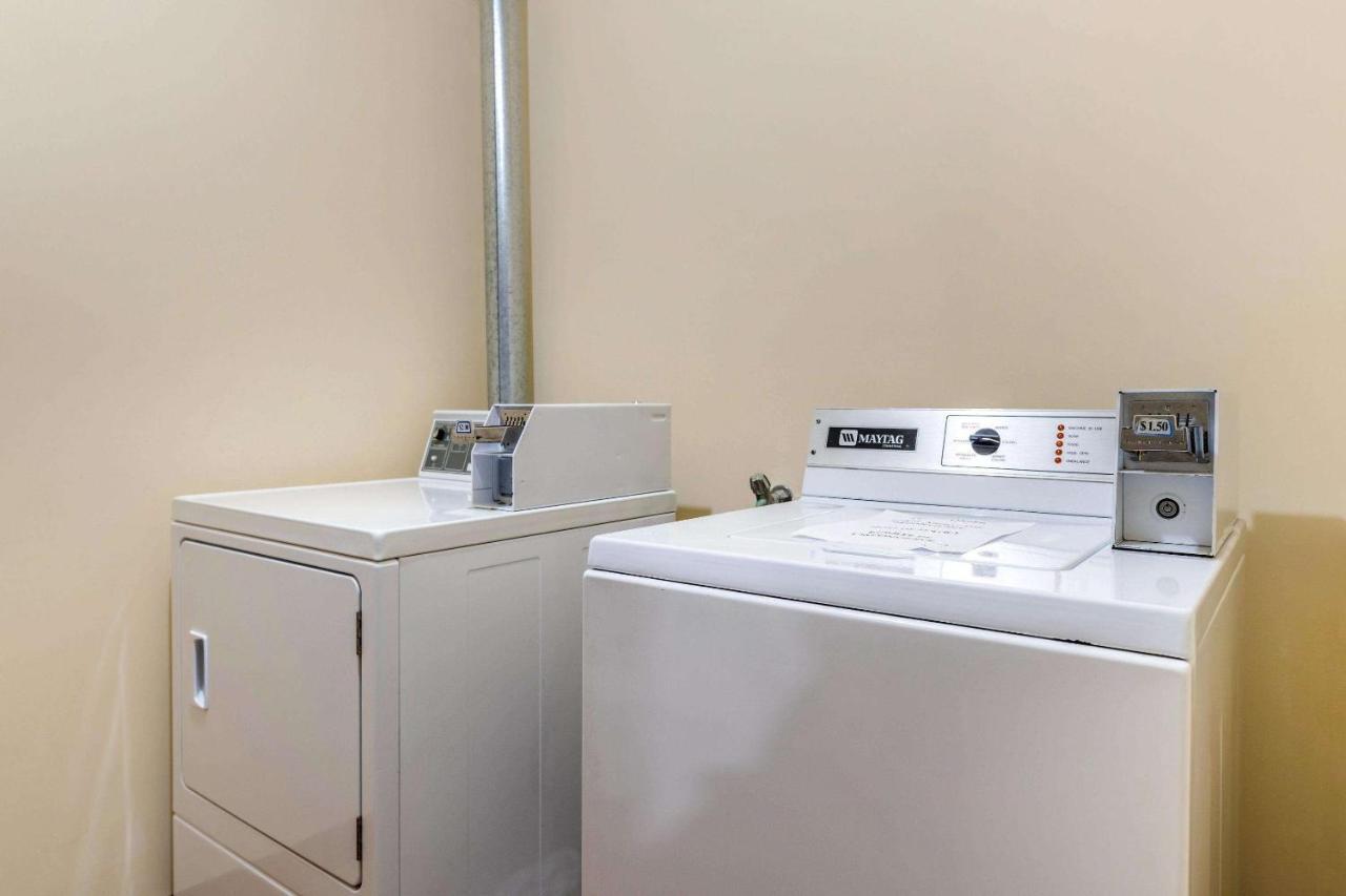 Quality Inn & Suites Bathurst Dış mekan fotoğraf