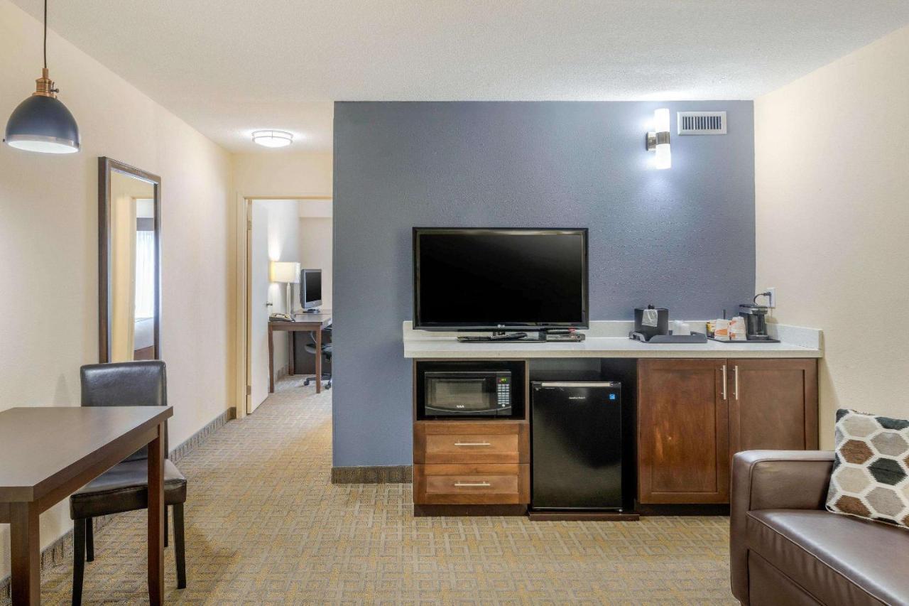 Quality Inn & Suites Bathurst Dış mekan fotoğraf